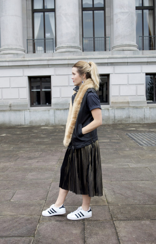 How to style a pleated skirt